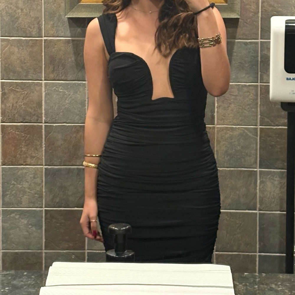 Elegant Black Body Con Dress